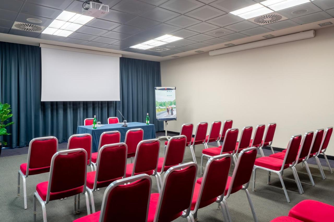 Una Hotels Bologna San Lazzaro Сан-Ладзаро-ди-Савена Экстерьер фото